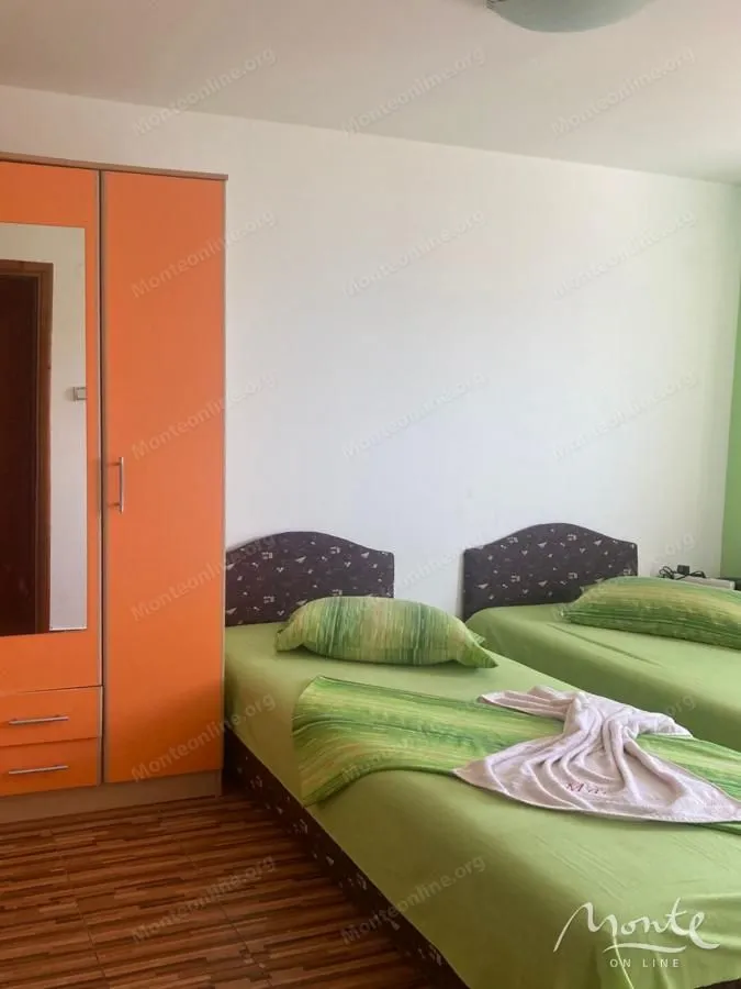 Sale, office space, 1800m², Utjeha, Bar