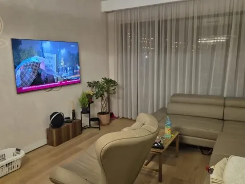 Izdavanje, trosoban stan, 80m², Savski Venac, Beograd - image 2