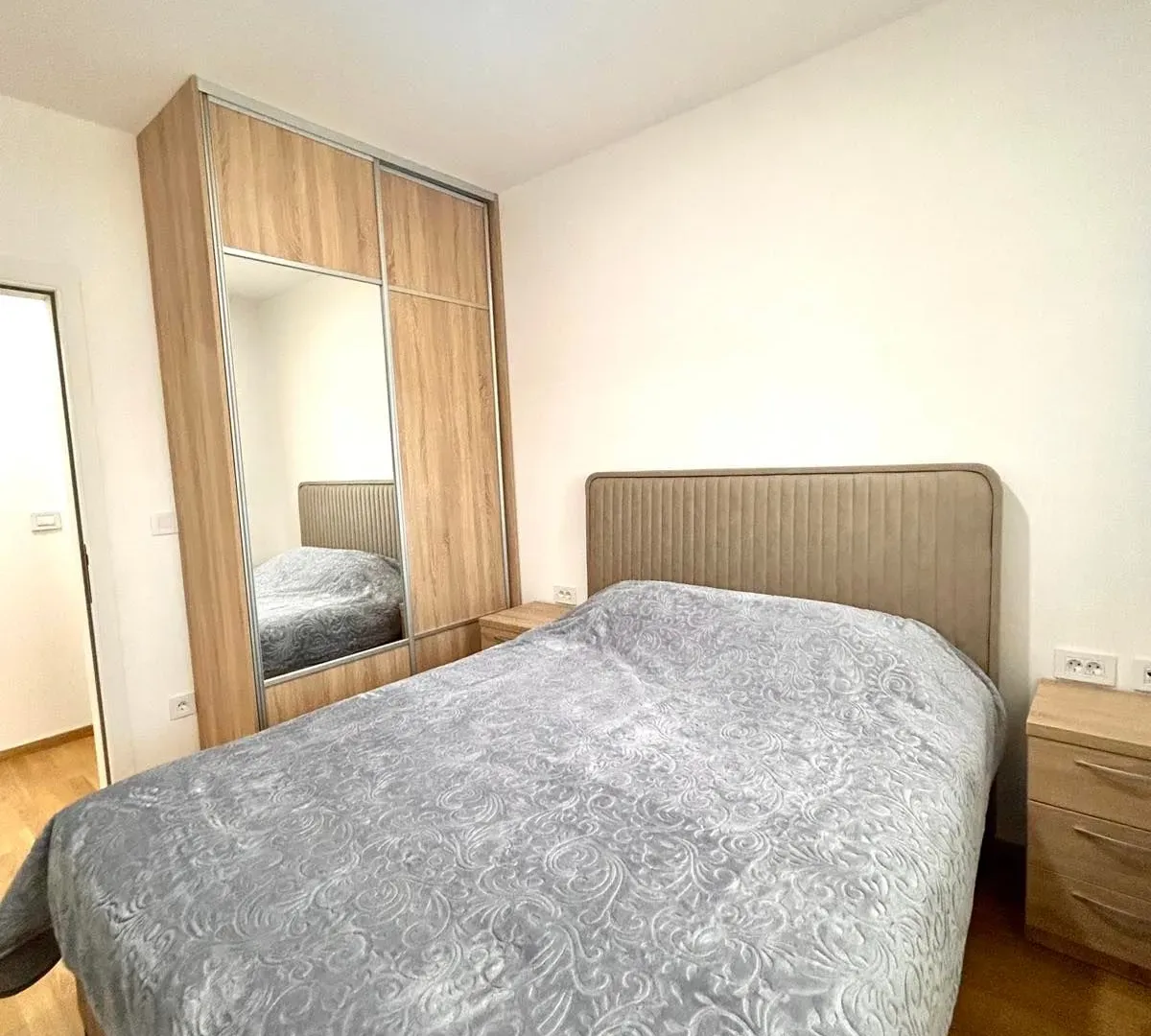 Izdavanje, jednosoban stan, 47m², Stari Aerodrom, Podgorica