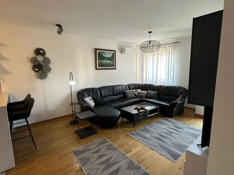 Izdavanje, dvosoban stan, 64m², City Kvart, Podgorica - image 11