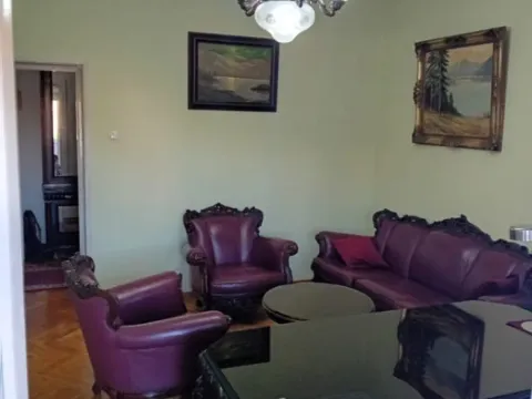 Izdavanje, dvosoban stan, 95m², Centar, Podgorica - image 2