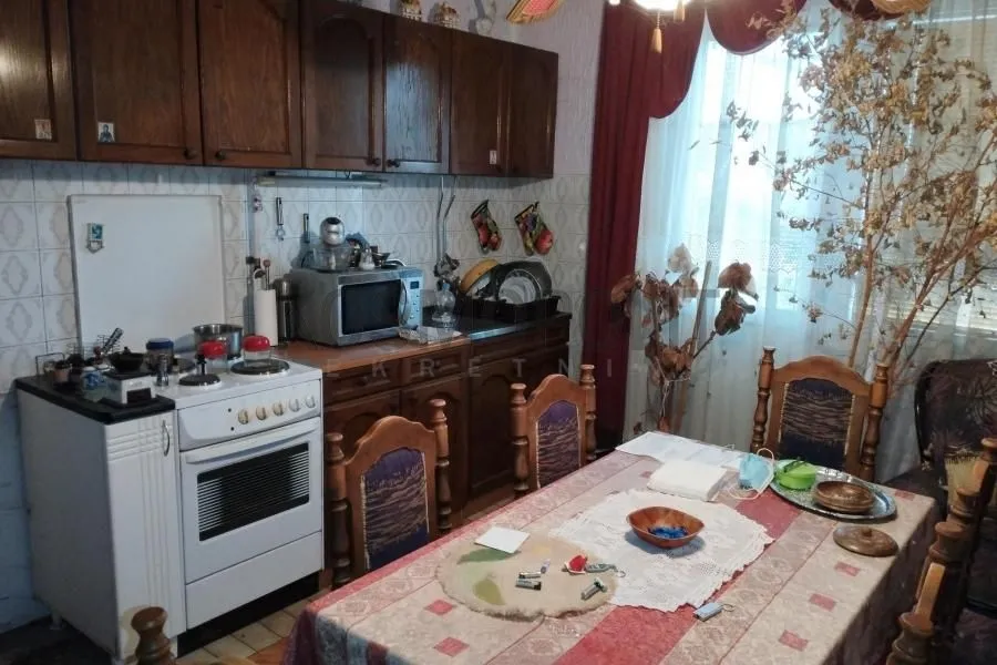 Prodaja, kuća, 220m², Centar, Stara Pazova