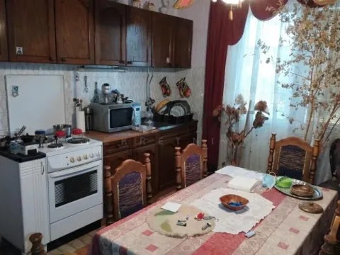 Prodaja, kuća, 220m², Centar, Stara Pazova - image 2
