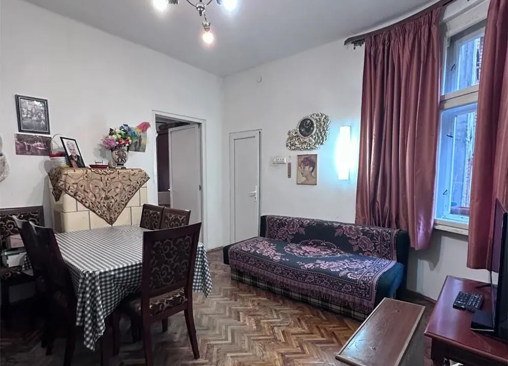 Sale, two bedroom apartment, 46m², Kalenić Pijaca, Vračar Sve Podlokacije