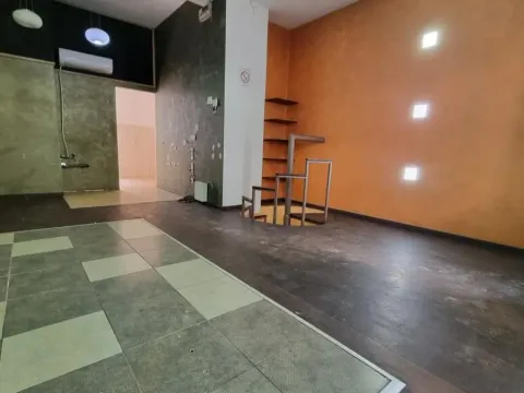 Izdavanje, poslovni prostor, 86m², Sarajevska, Beograd - image 2