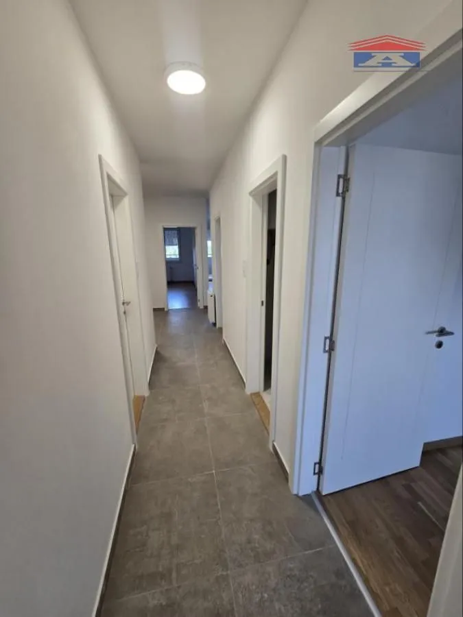 Prodaja, četvorosoban stan, 95m², Avijatičarsko naselje, Novi Sad Sve Podlokacije