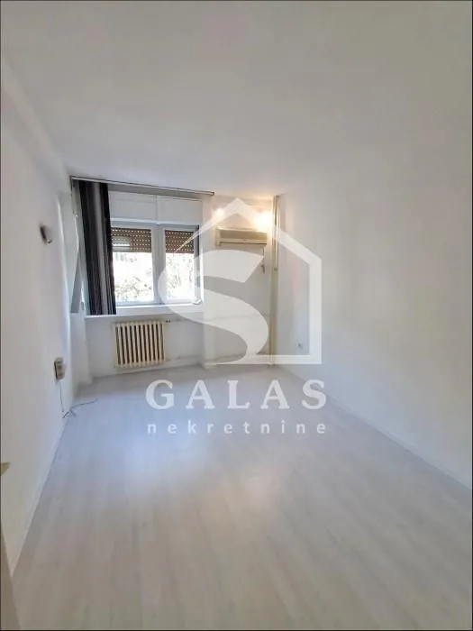 Izdavanje, stan, 38m², Kalenić Pijaca, Vračar Sve Podlokacije