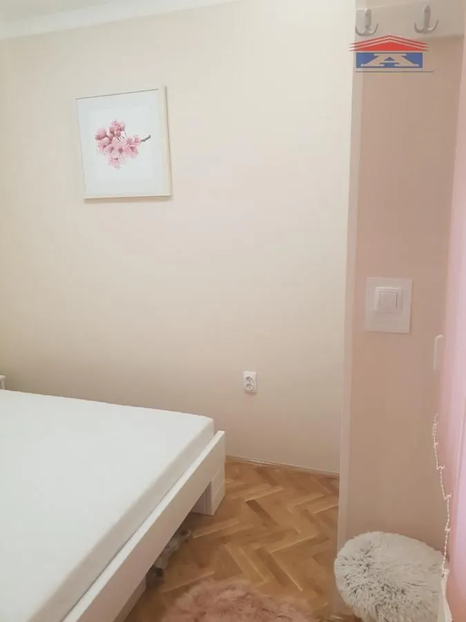 Izdavanje, jednosoban stan, 42m², Novi Sad, Srbija