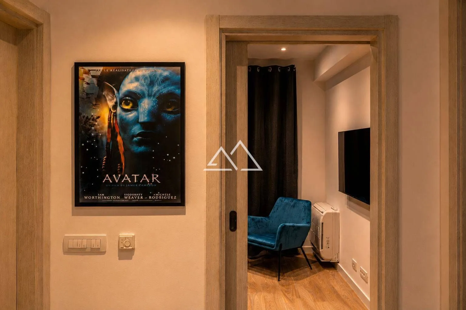 Prodaja, jednosoban stan, 64m², Centar, Kotor