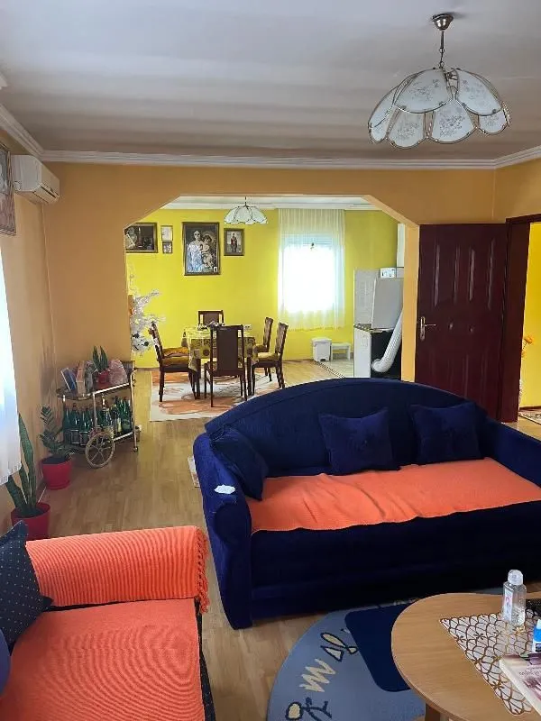 Prodaja, kuća, 270m², Voždovac Sve Podlokacije, Beograd