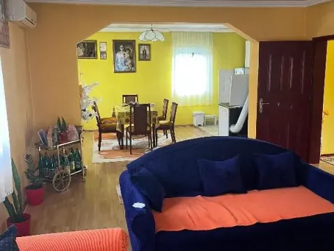 Prodaja, kuća, 270m², Voždovac Sve Podlokacije, Beograd - image 3