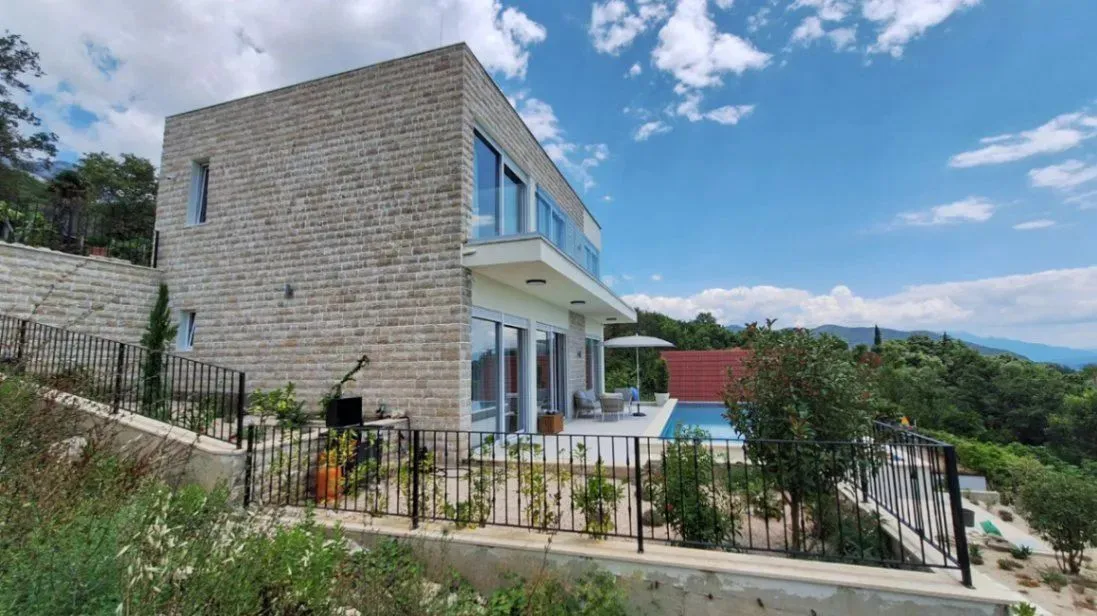 Prodaja, kuća, 320m², Herceg Novi, Crna Gora