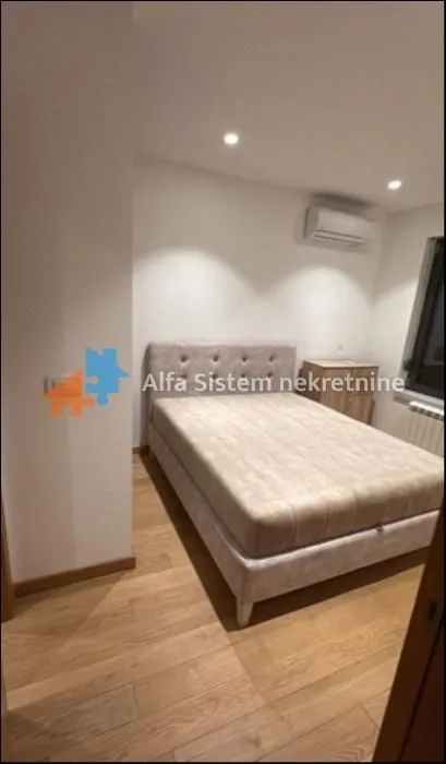 Izdavanje, dvosoban stan, 65m², Stari Grad, Beograd