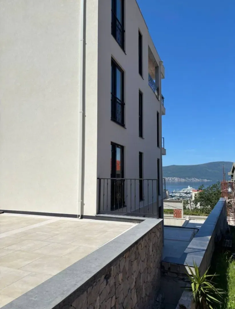 Prodaja, dvosoban stan, 76m², Tivat, Crna Gora