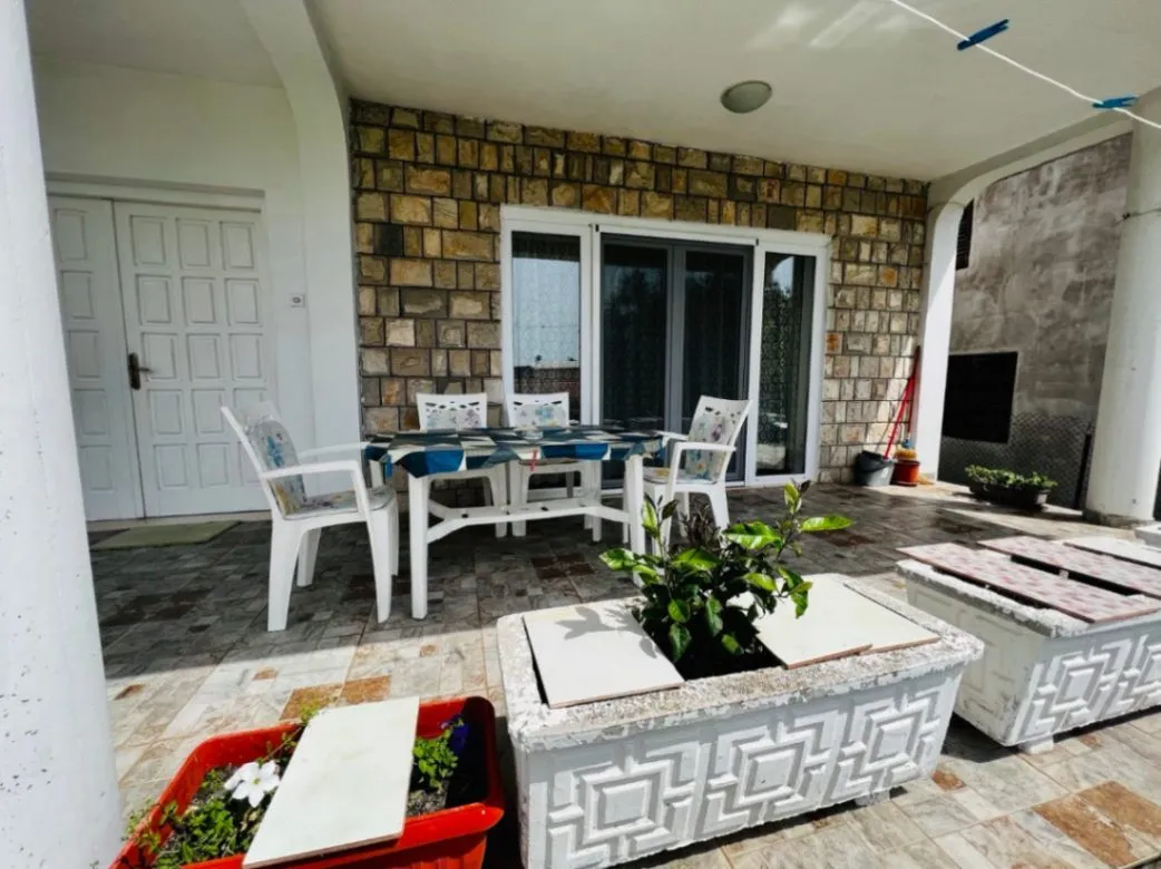 Sale, house, 380m², Šušanj, Bar