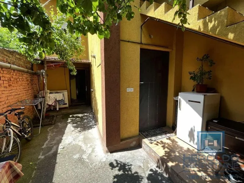 Prodaja, kuća, 228m², Centar, Jagodina