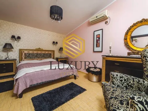 Rent, house, 230m², Bečići, Budva - image 3
