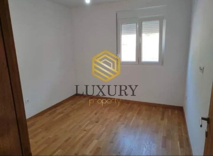 Izdavanje, dvosoban stan, 69m², Zabjelo, Podgorica