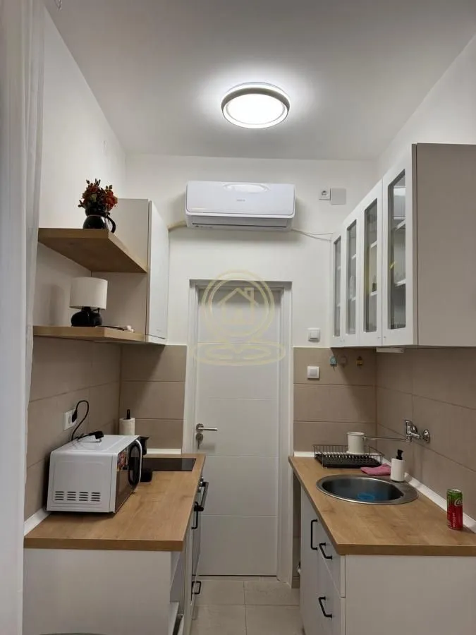 Izdavanje, dvosoban stan, 40m², Čubura, Beograd