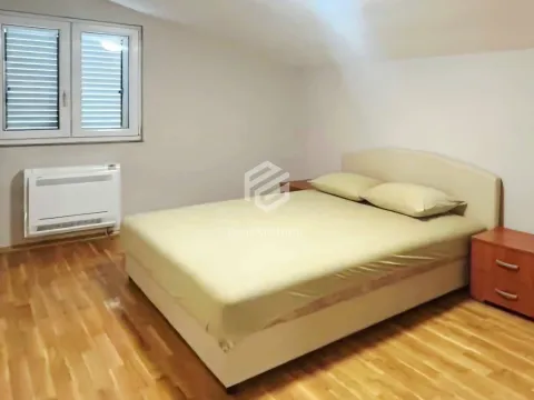 Izdavanje, kuća, 220m², Konik, Podgorica - image 14