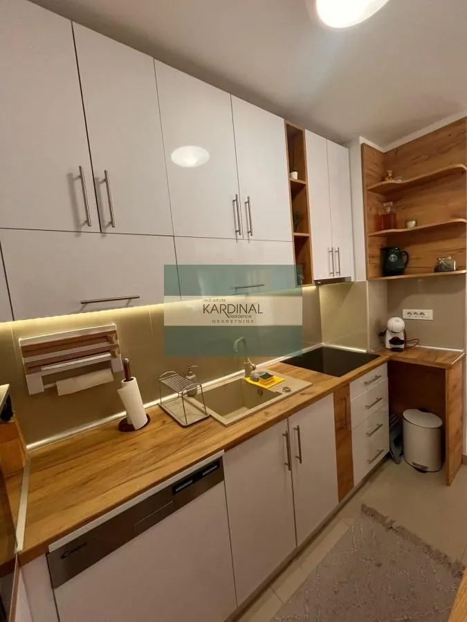 Prodaja, stan, 100m², Satelit, Novi Sad Sve Podlokacije