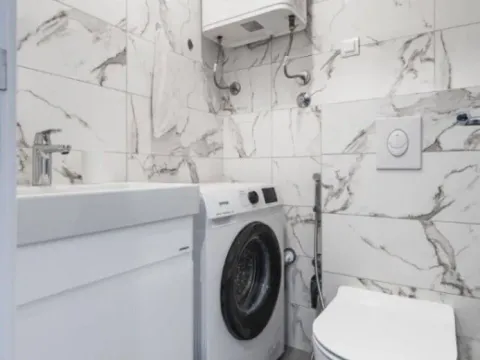 Daily-rent, studio apartment, 28m², Bečići, Budva - image 9