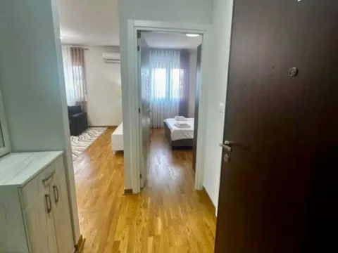 Rent, one bedroom apartment, 45m², City Kej, Podgorica - image 4