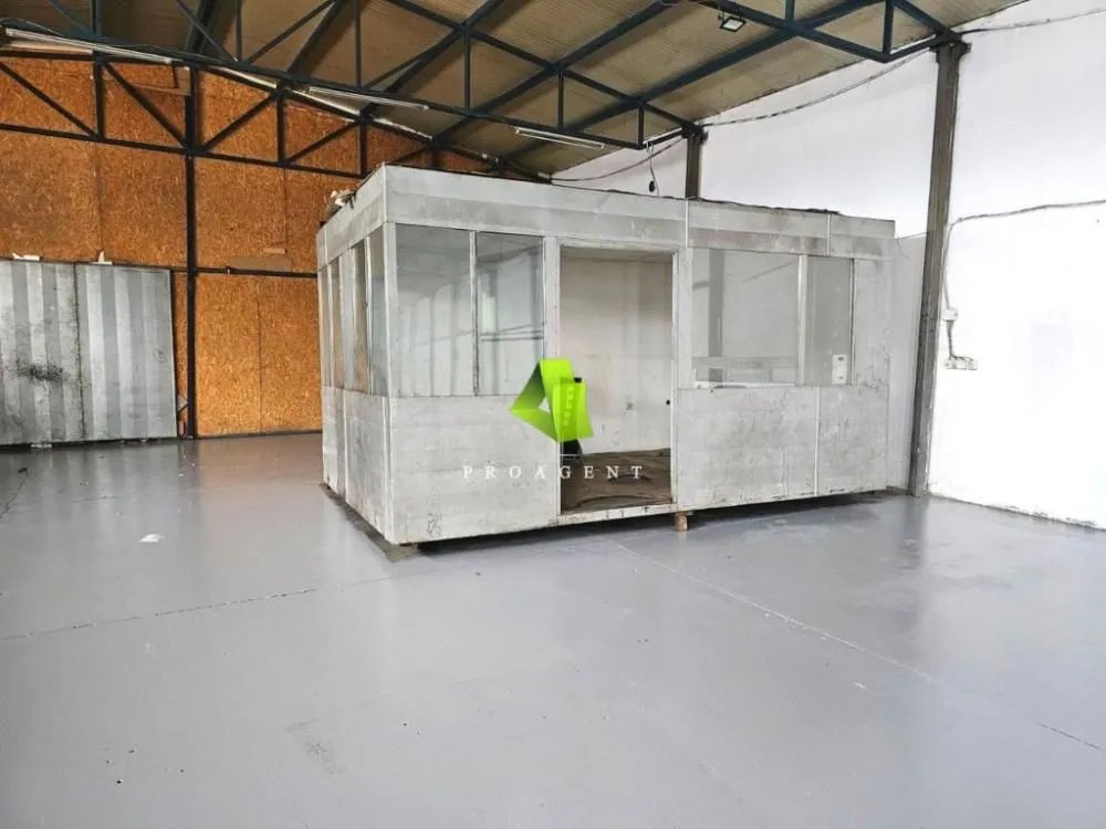 Rent, office space, 640m², Medijana, Niš