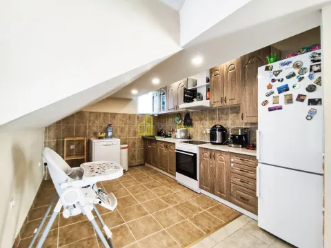 Prodaja, kuća, 250m², Tološi, Podgorica - image 20