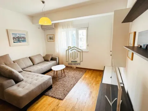 Izdavanje, jednosoban stan, 54m², City Kvart, Podgorica - image 2