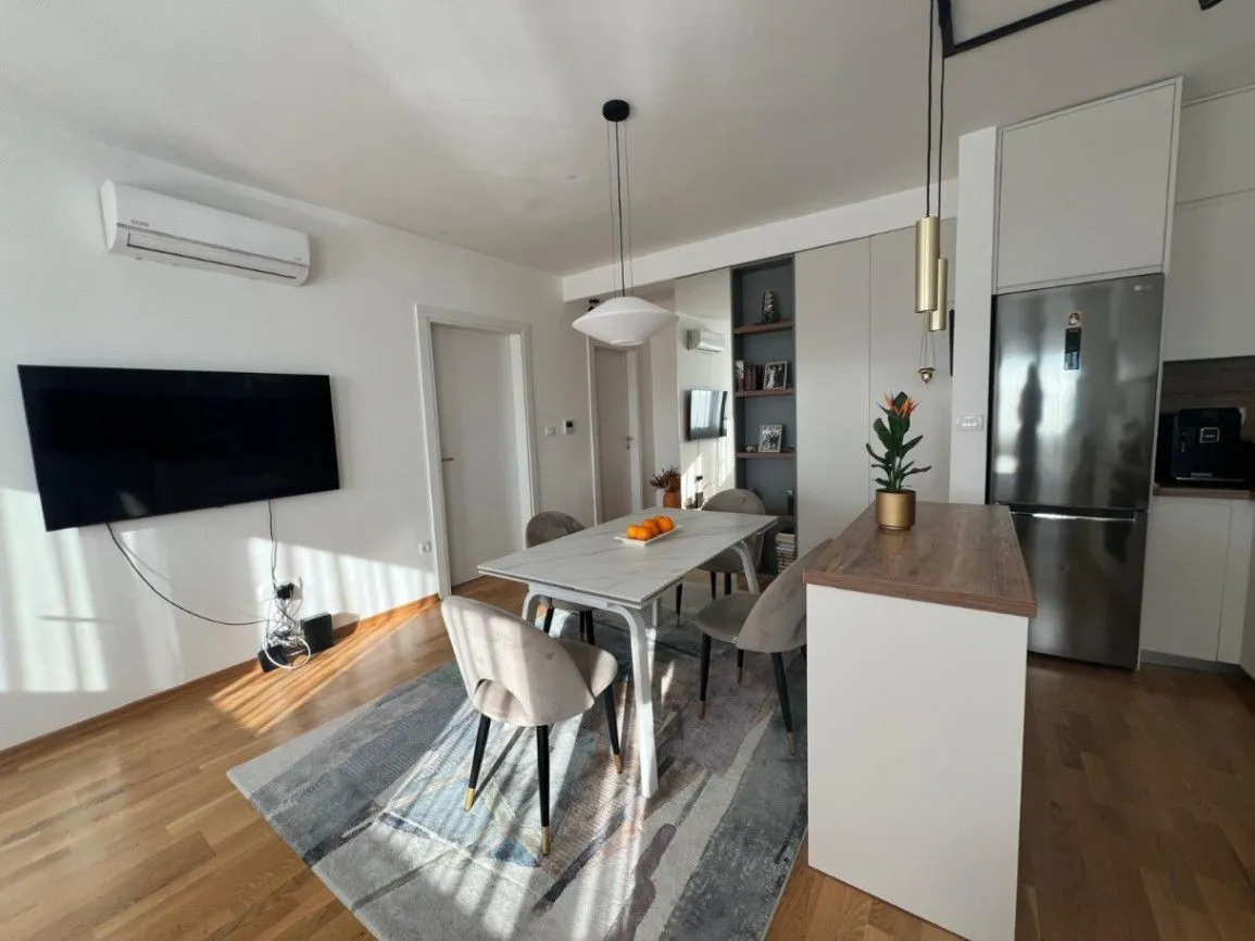 Prodaja, dvosoban stan, 63m², Mažina, Tivat