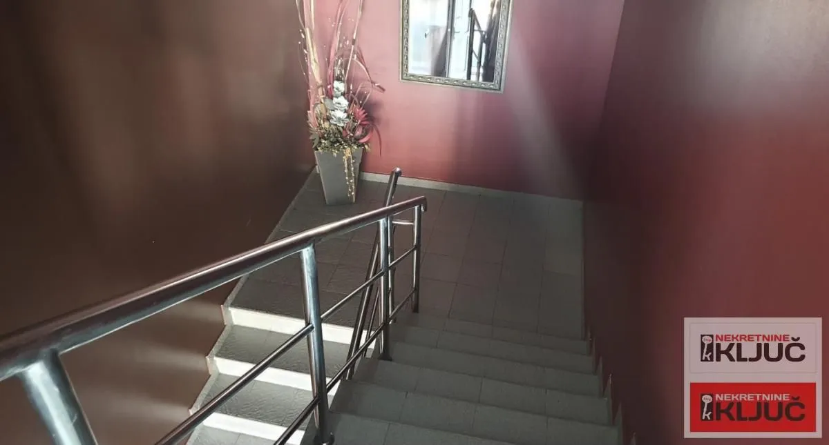 Rent, house, 1000m², Kać, Novi Sad Sve Podlokacije