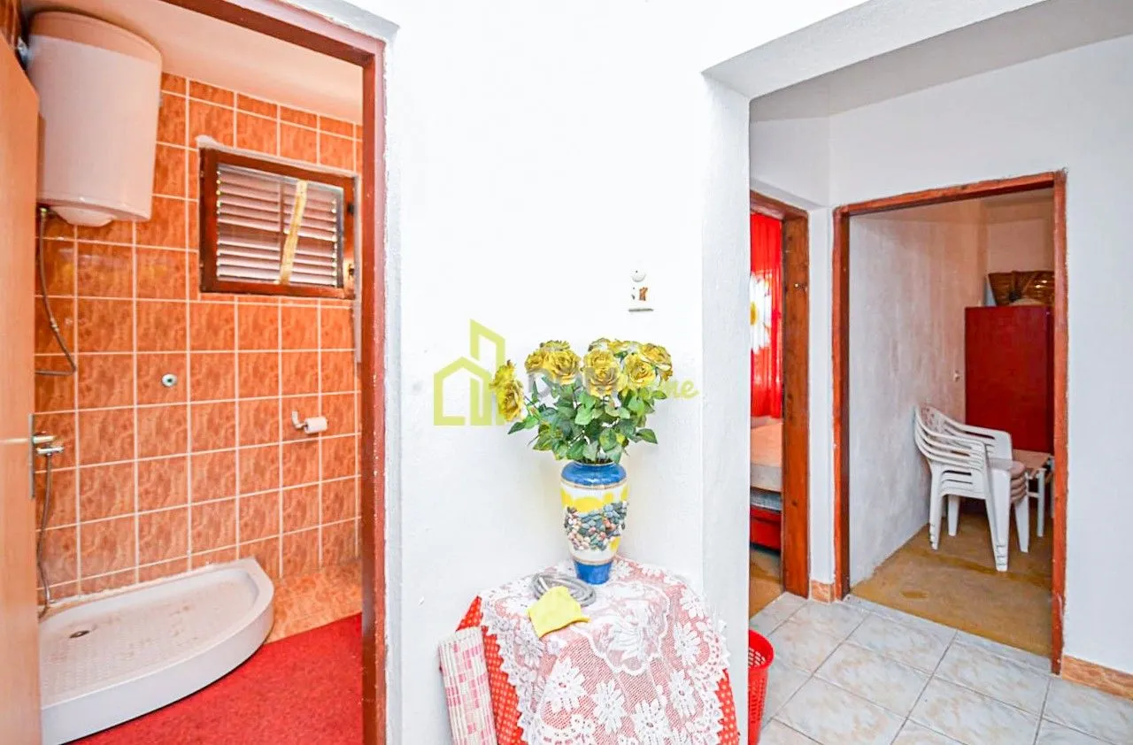 Sale, house, 190m², Bar, Crna Gora