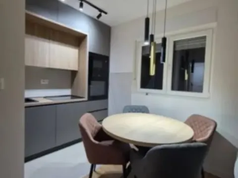 Izdavanje, jednosoban stan, 45m², Pobrežje, Podgorica - image 9