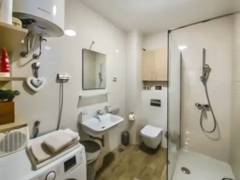 Izdavanje, jednosoban stan, 52m², City Kvart, Podgorica - image 2