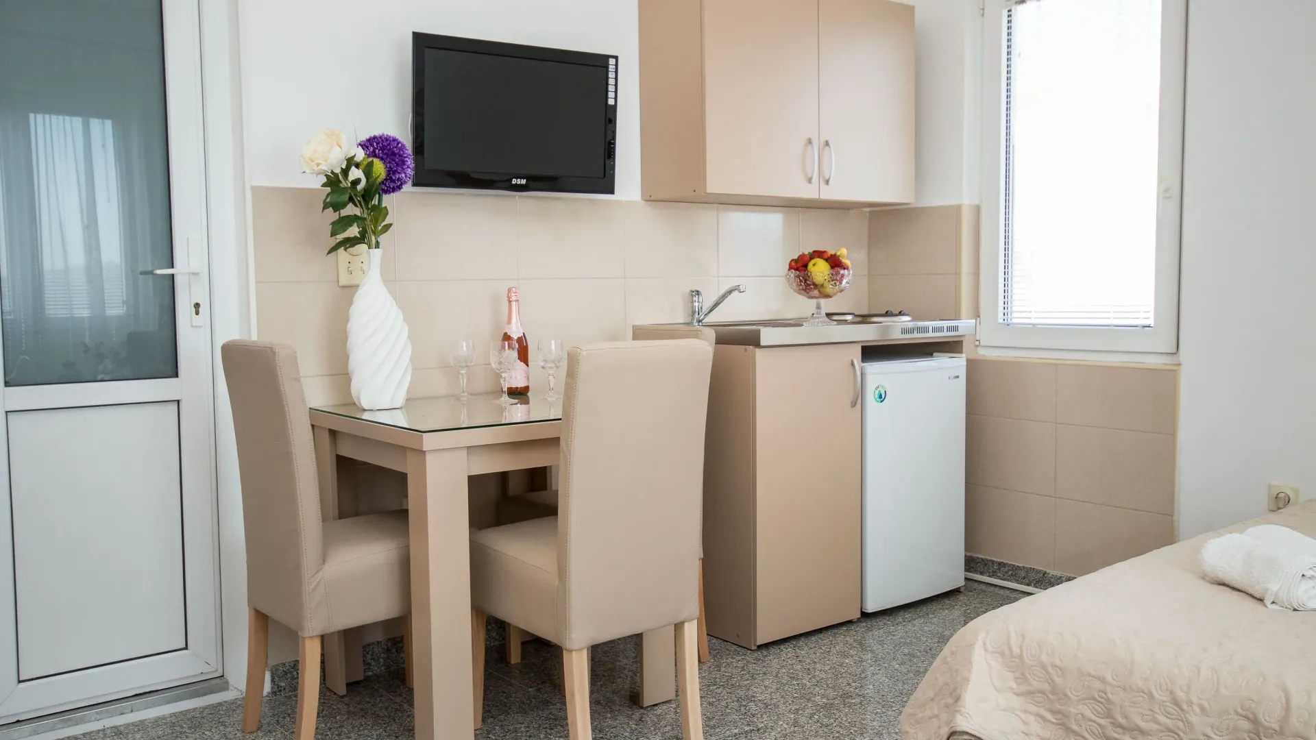Daily-rent, studio apartment, 17m², Centar, Bar