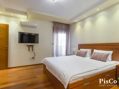 Izdavanje, trosoban stan, 140m², Centar, Podgorica - image 10