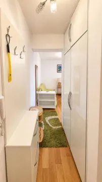 Izdavanje, garsonjera, 31m², Centar, Tivat - image 5