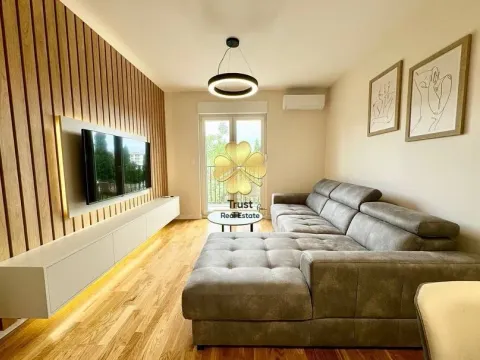 Izdavanje, jednosoban stan, 47m², Pobrežje, Podgorica