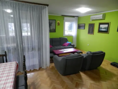 Prodaja, trosoban stan, 90m², Centar, Nikšić - image 4