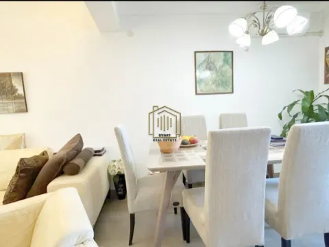 Prodaja, četvorosoban stan, 102m², Dobrota, Kotor - image 5