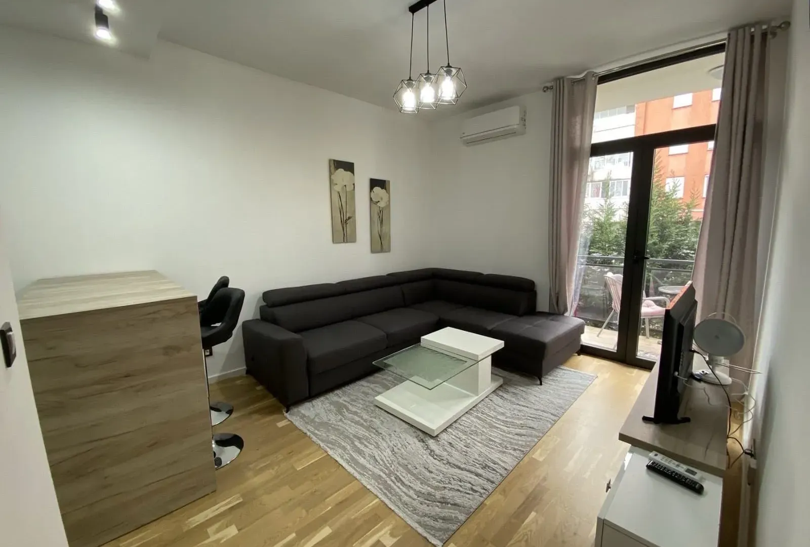 Rent, one bedroom apartment, 36m², Blok 6, Podgorica