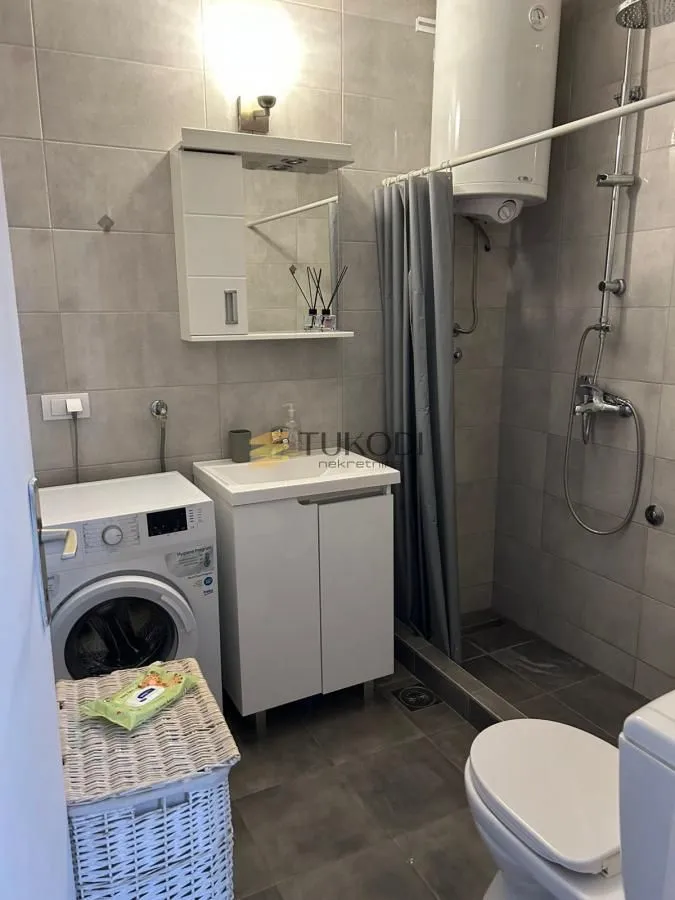 Izdavanje, jednosoban stan, 42m², Crveni Krst, Beograd