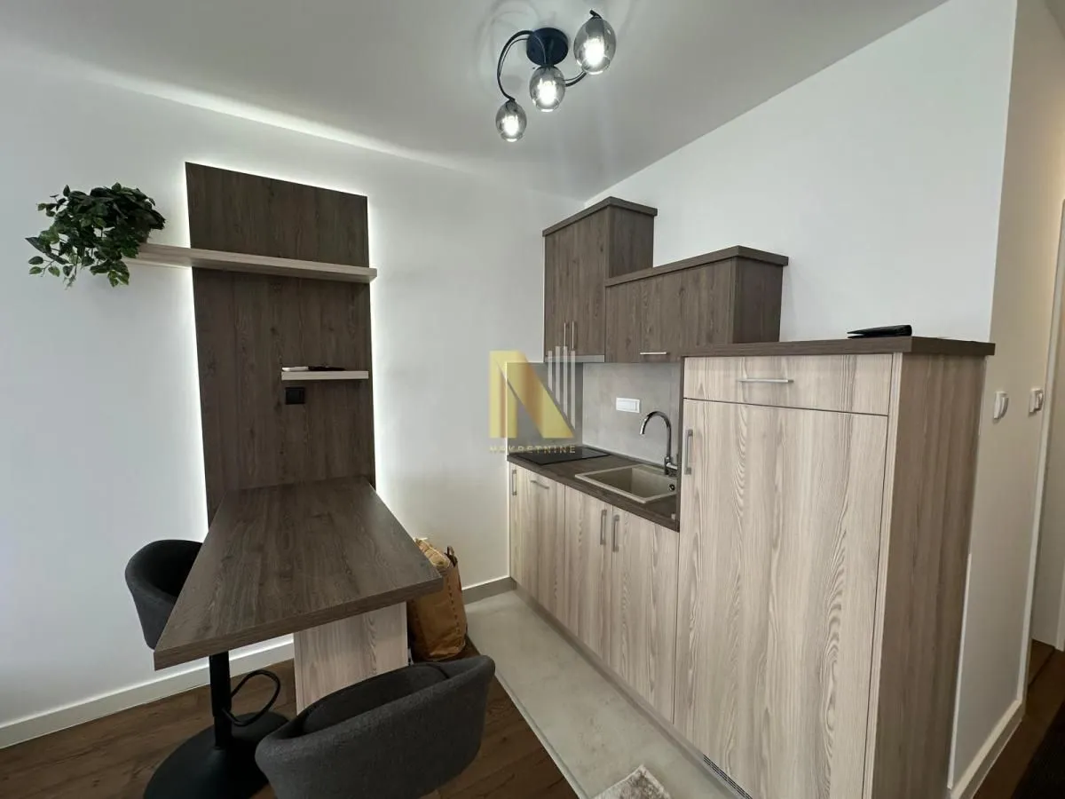 Izdavanje, garsonjera, 25m², Novo naselje, Novi Sad