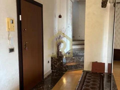 Izdavanje, stan, 240m², Crveni Krst, Beograd - image 9