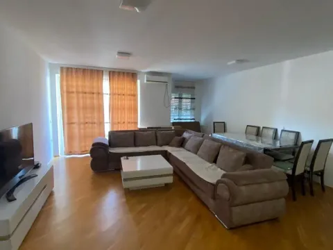 Rent, two bedroom apartment, 92m², Budva, Crna Gora - image 1