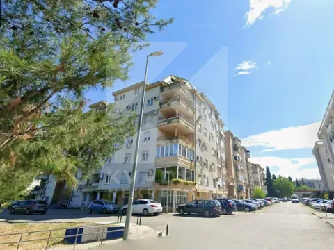 Izdavanje, dvosoban stan, 62m², City Kej, Podgorica - image 2