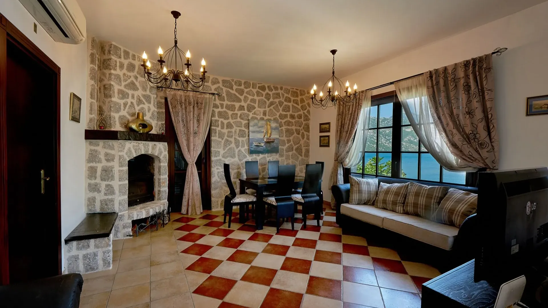 Sale, house, 235m², Kostanjica, Kotor