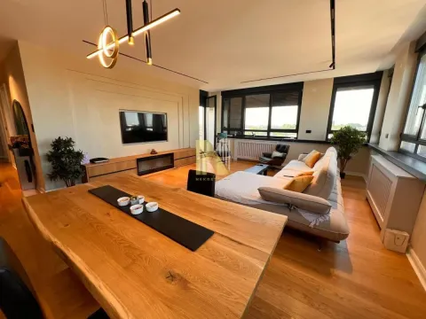 Sale, four bedroom apartment, 135m², Bulevar patrijarha Pavla, Novi Sad Sve Podlokacije - image 1