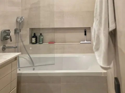 Rent, two bedroom apartment, 70m², Tivat, Crna Gora - image 14